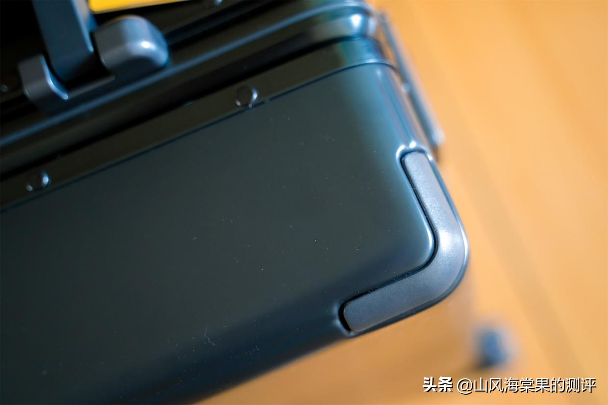 地平线八号行李箱个性装扮,地平线八号行李箱如何鉴定为正品