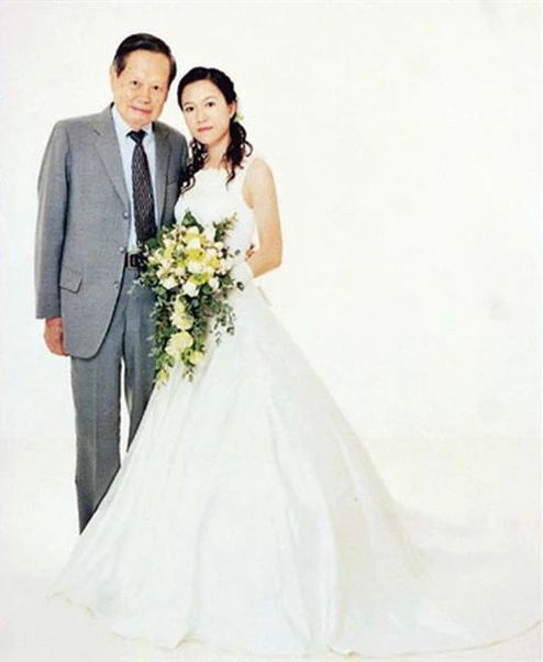 相差60岁的忘年恋,41岁翁帆婚姻近况