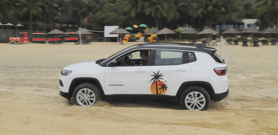 jeep指南者车机系统升级,jeep指南者2017款换导航车机系统