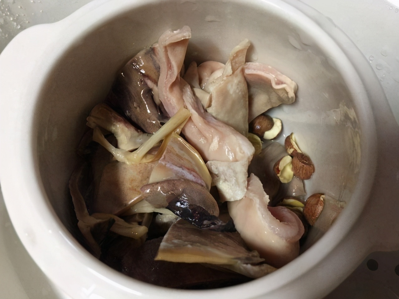 炖猪肚要不要放枸杞,炖猪肚放不放葱