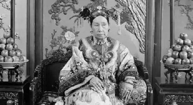 慈禧太后在城内过着奢靡生活,慈禧太后的奢靡生活一天花多少钱