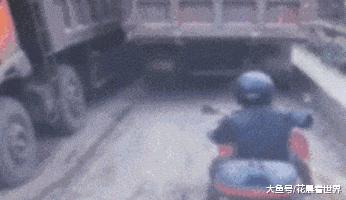 搞笑gif妹子的内心是崩溃的,搞笑gif妹子原来是个逗比