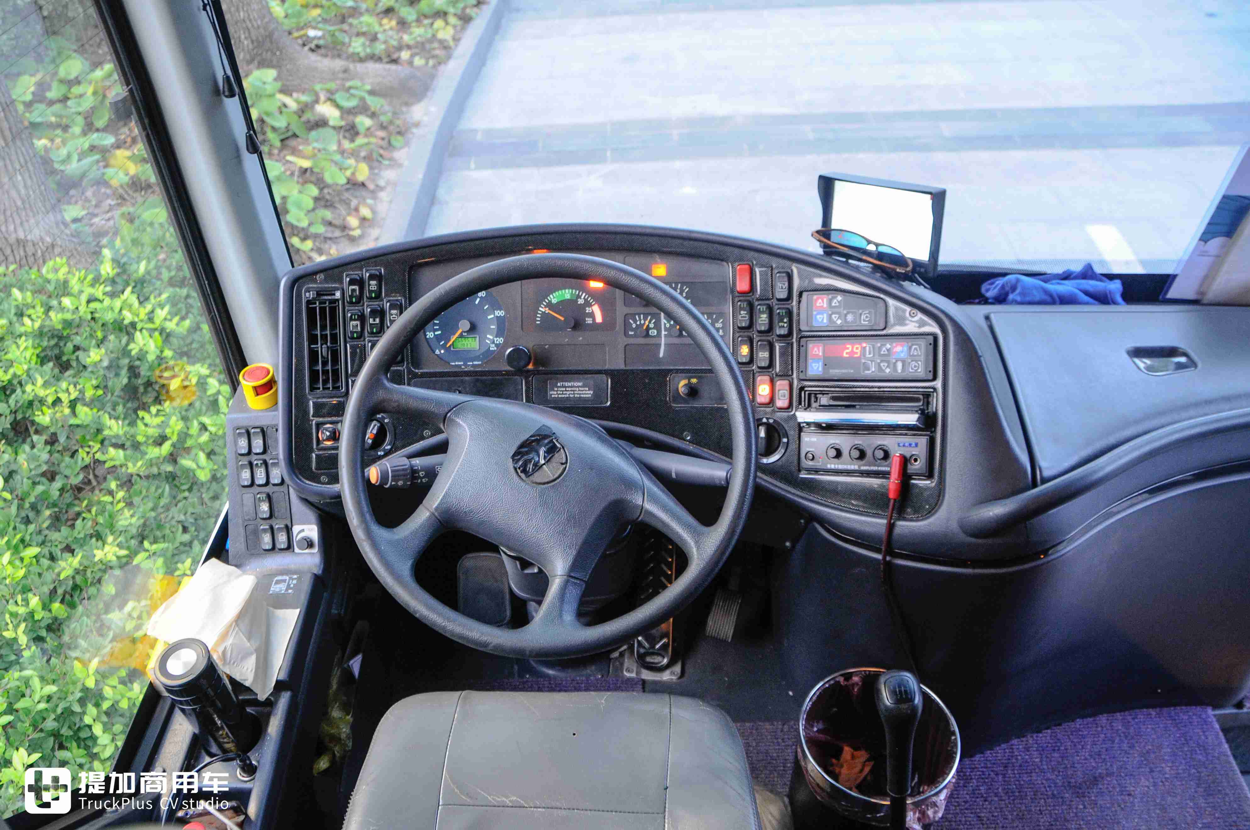 早期亚星奔驰大巴,一辆行驶15年的列车