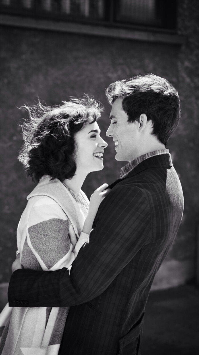 有个不会哄人的朋友,男朋友是直男不会哄人怎么办