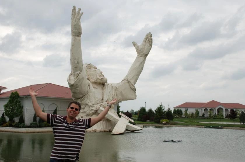 盘点那些巨大到让人害怕的雕像,那些被藏在森林里的巨大雕像