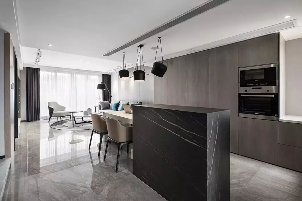 复式楼现代轻奢装修风格木饰面,现代简约风格灰白装修小户型