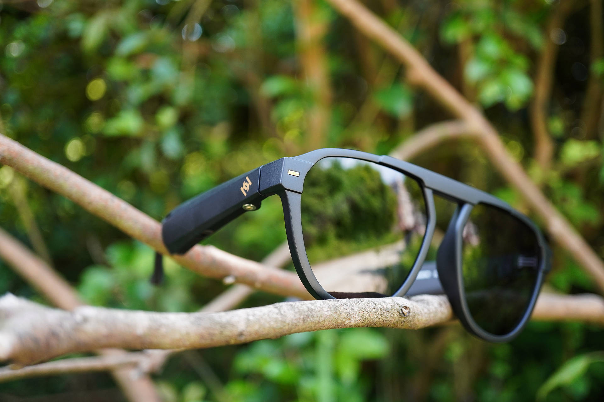 听歌打电话的眼镜,海伦凯勒眼镜偏光防紫外线墨镜