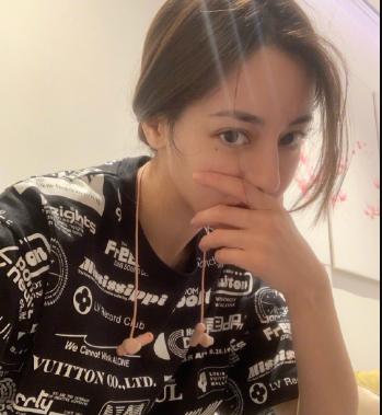 耐看脸的女生面部特征,女生什么样的脸属于耐看型的