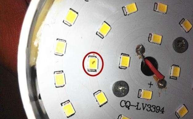吸顶led灯三种常见故障及解决方法,led灯一半亮一半闪烁故障解决方法