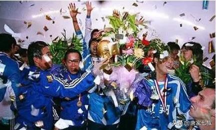 十一连胜夺冠完美收官,十一连胜足球