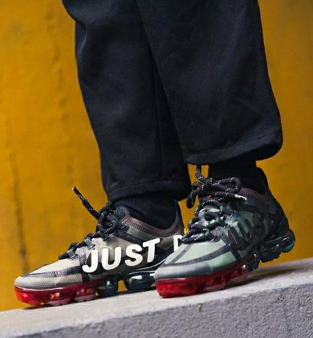 外形类似aj1的鞋,刚买的aj1怎么这么难穿进去