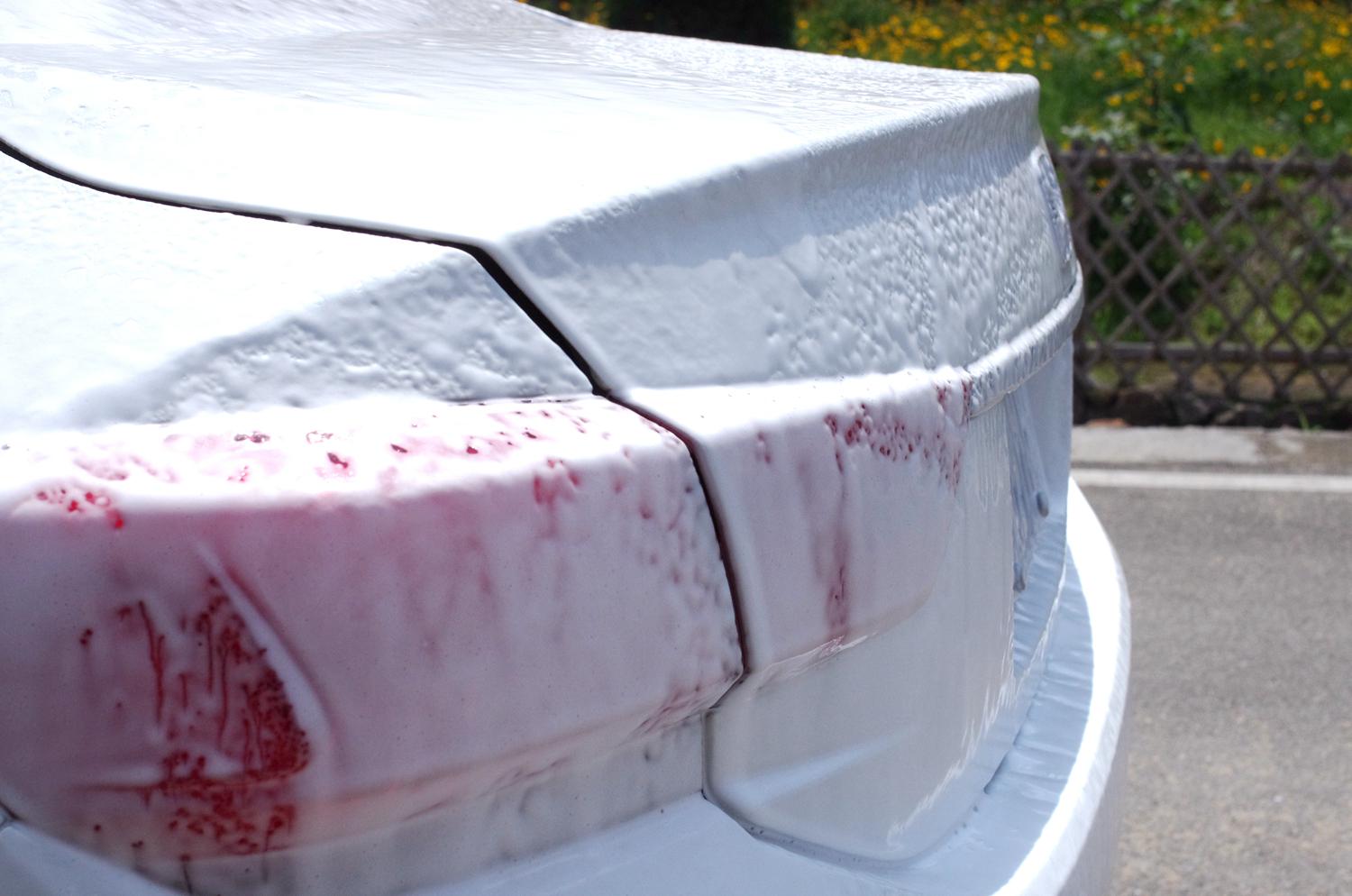 汽车布座椅有污渍怎么清洗,白色汽车上有黑色污渍怎么清洗