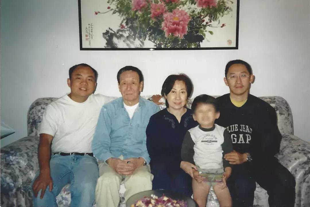 两人男人相爱还在北京开了一家人气酒吧爱情事业双丰收