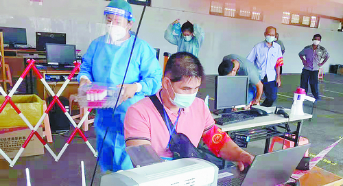 疾风骤雨砺初心危难时刻显担当,危难时刻青年担当案例