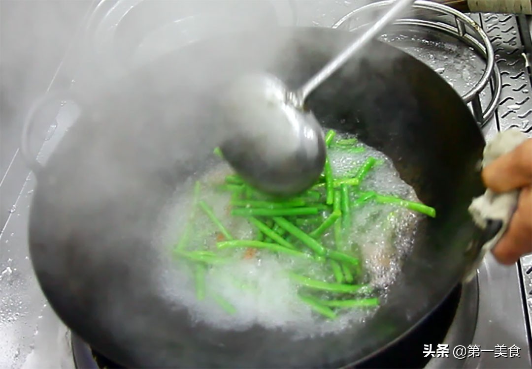 厨师长分享豆角炒肉丝的做法,大厨师长做的猪肉豆角馅的做法