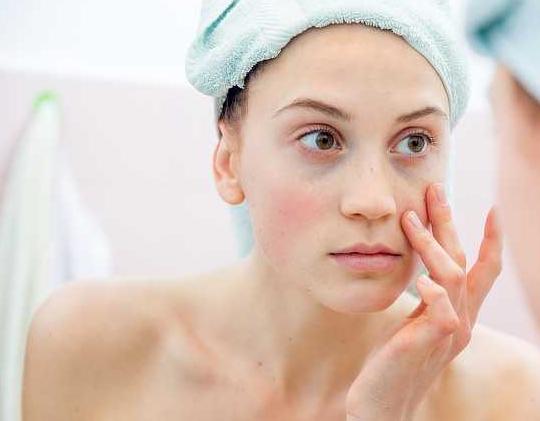 黑眼圈是用生命熬出来的,不是所有的黑眼圈都熬出来的