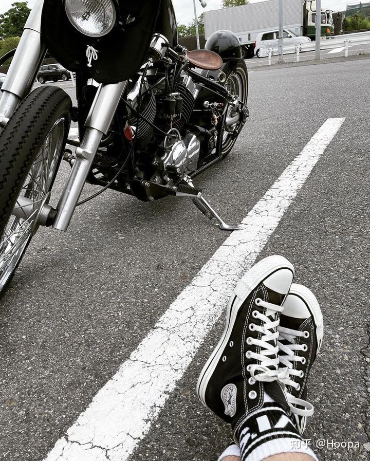 回力高帮帆布鞋男怎么搭配 (帆布鞋如何搭配才好看)