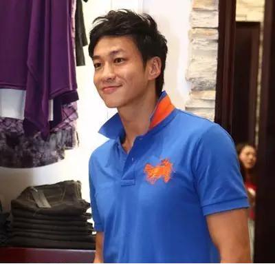 polo衫怎么穿才不算土,别怪polo衫老土是你不会穿