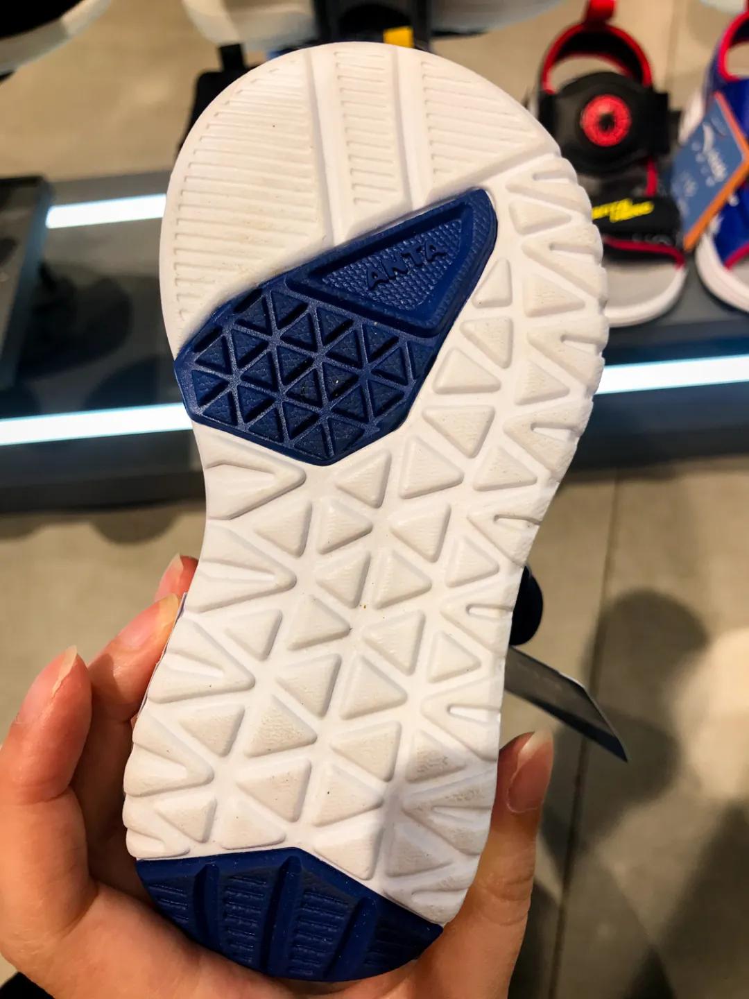 儿童哪一款凉鞋最好,哪个牌子的儿童凉鞋好穿推荐