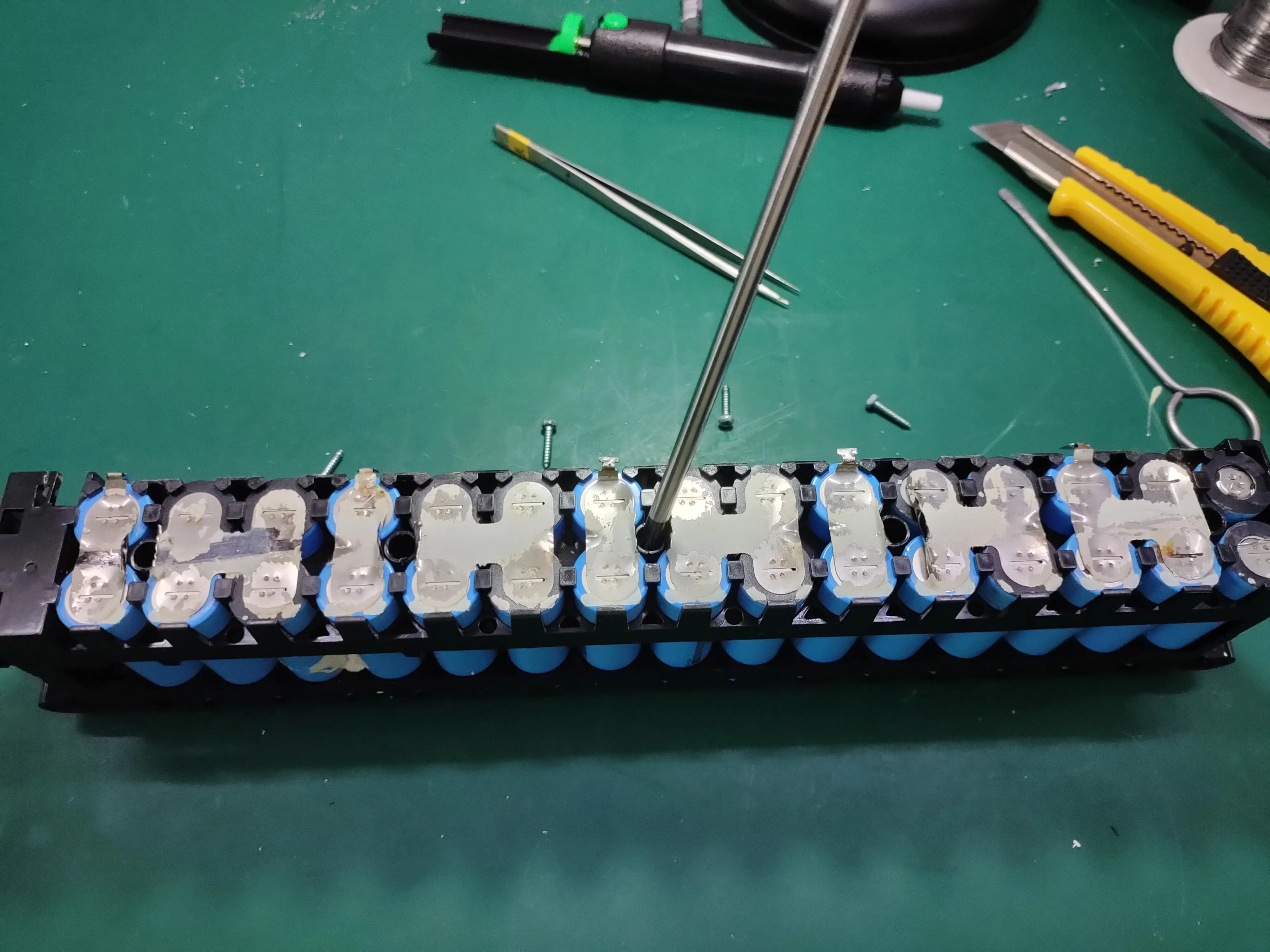 小米滑板车电池多少钱,小米滑板车pro电池拆解