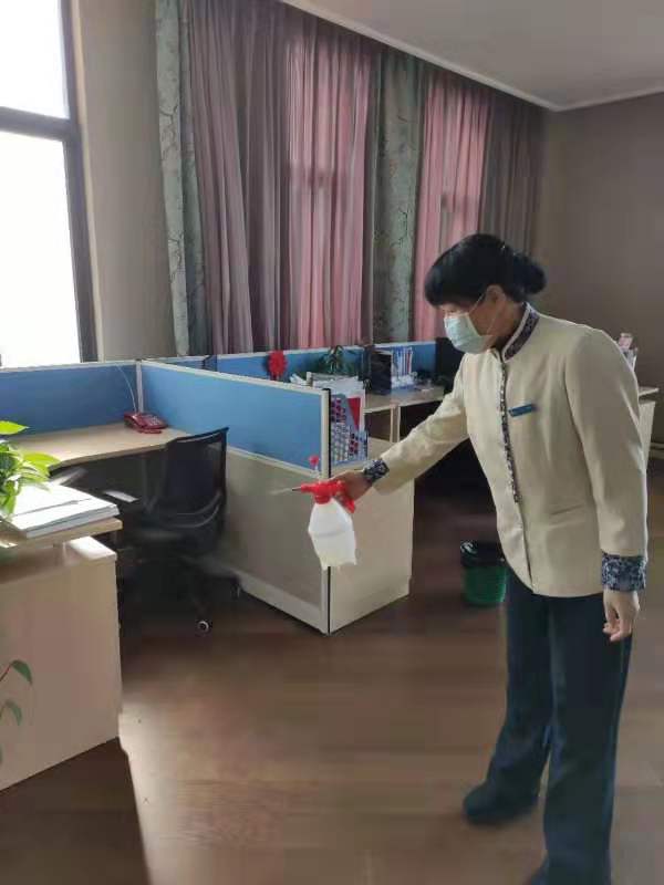 天一物业：业主的健康，天一的坚守。防疫一线，护卫家人生活