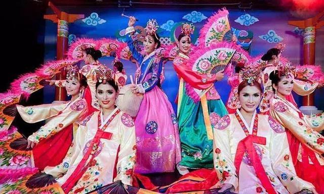 泰国泼水节搞笑事件,泰国泼水节最尴尬的场面