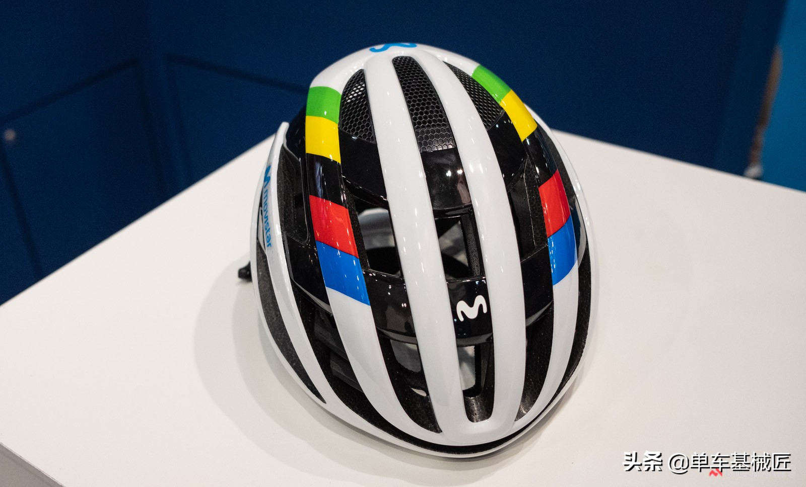 这是飞机，这是鸟……不，这是一个无压迫感的自行车车座