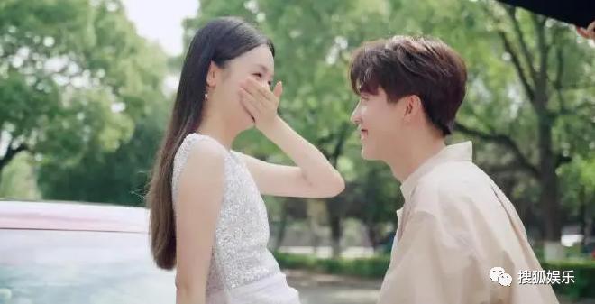 周也和赖冠霖真的在一起吗,周也和赖冠霖的恋情是真的吗