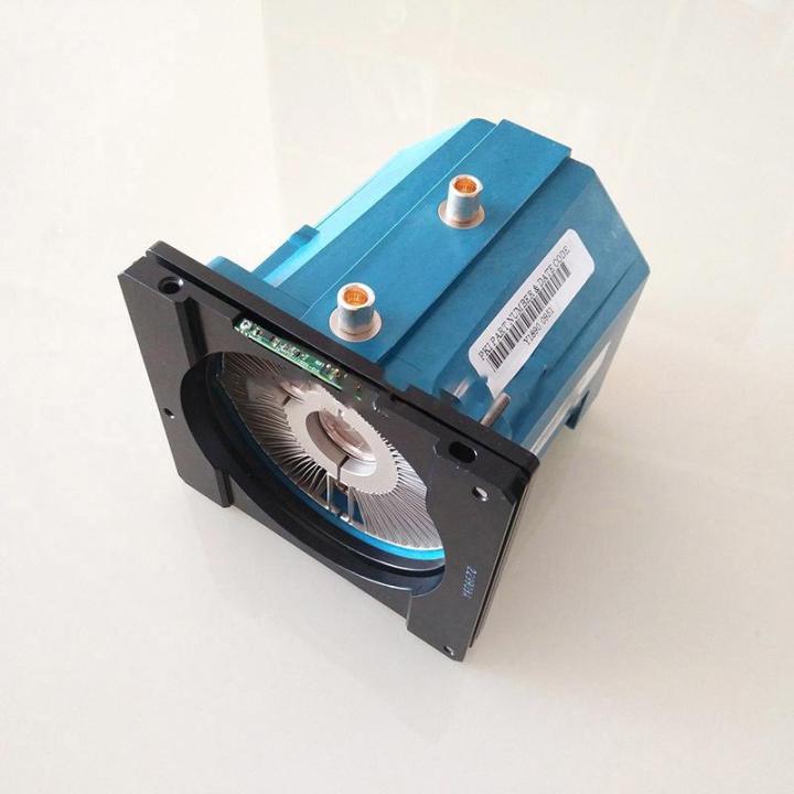 激光投影4k哪个最好,激光投影和灯泡投影哪个好