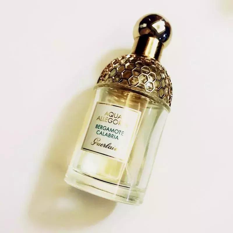 香水闻香识女人,关于香水的一切及香水推荐