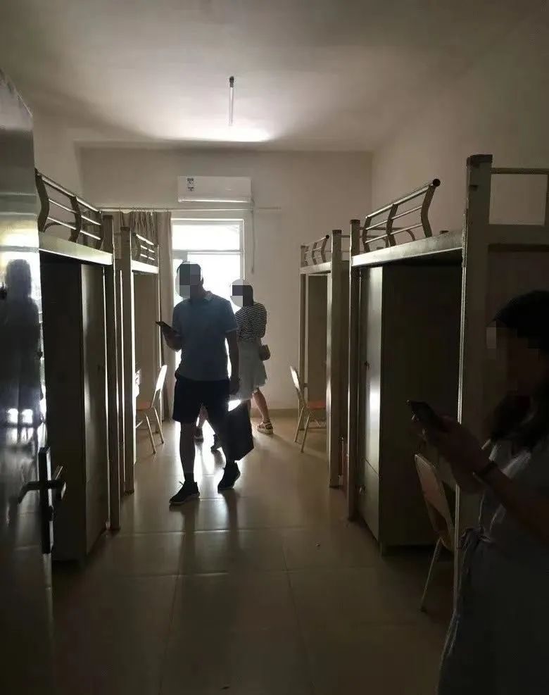 各大重庆学校宿舍,重庆宿舍条件比较好的学校