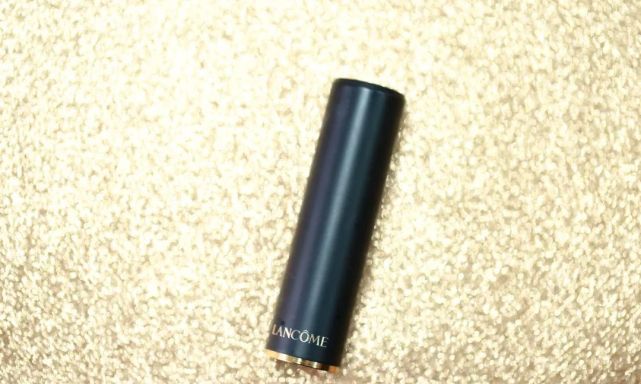 买支口红几百块还说色号不对,买口红被专柜推荐色号忽悠了