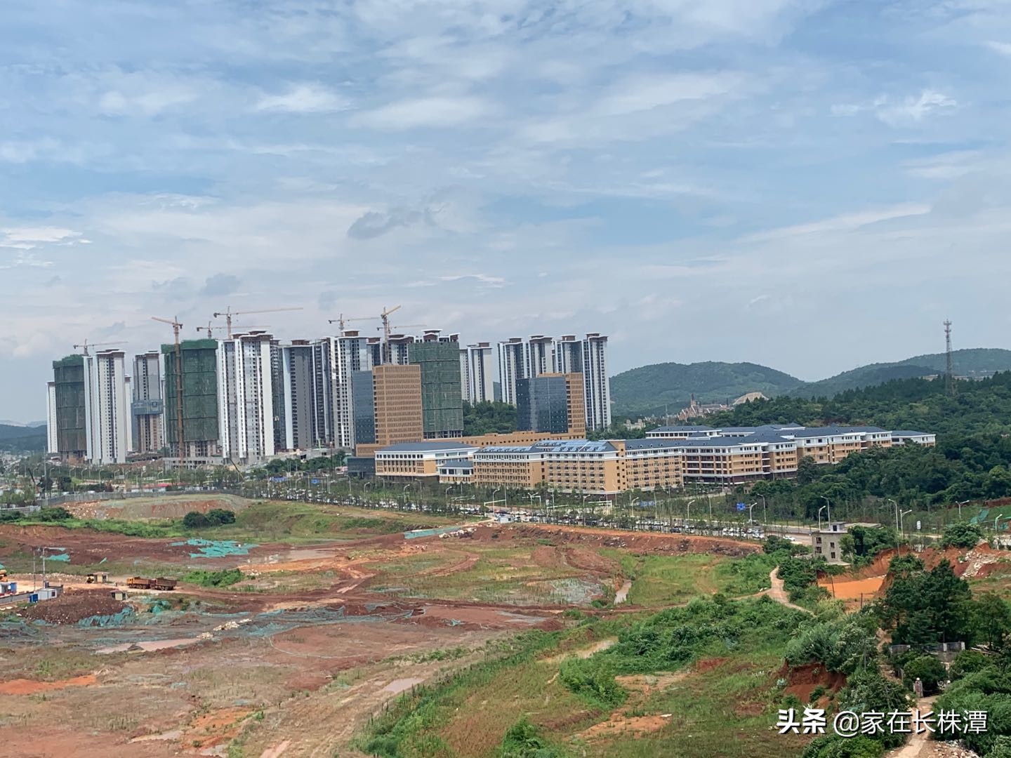 向前！向前！向前！集合！房企的队伍向着大王山挺进