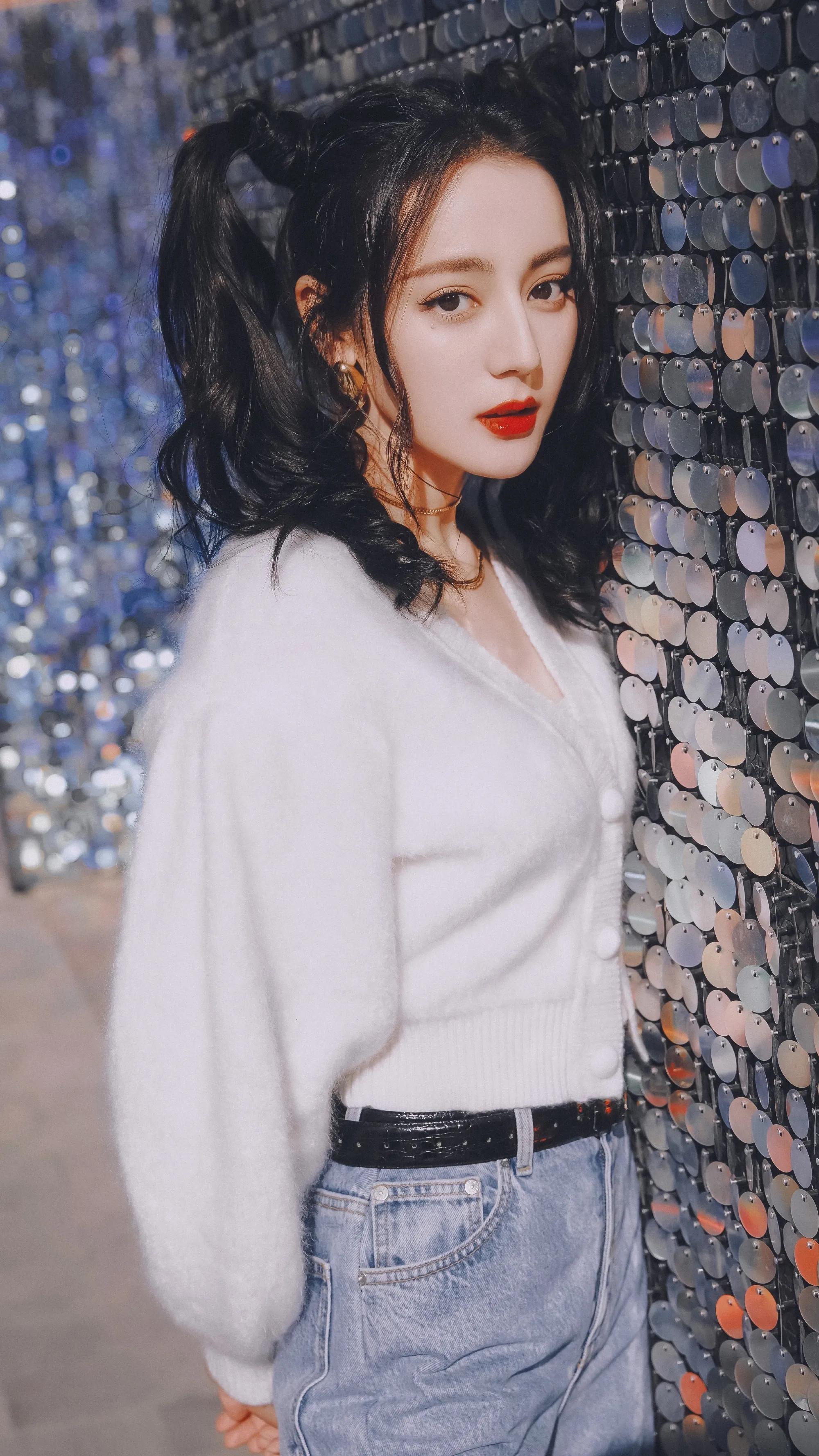 可爱又萌的迪丽热巴,高颜值身材好的迪丽热巴