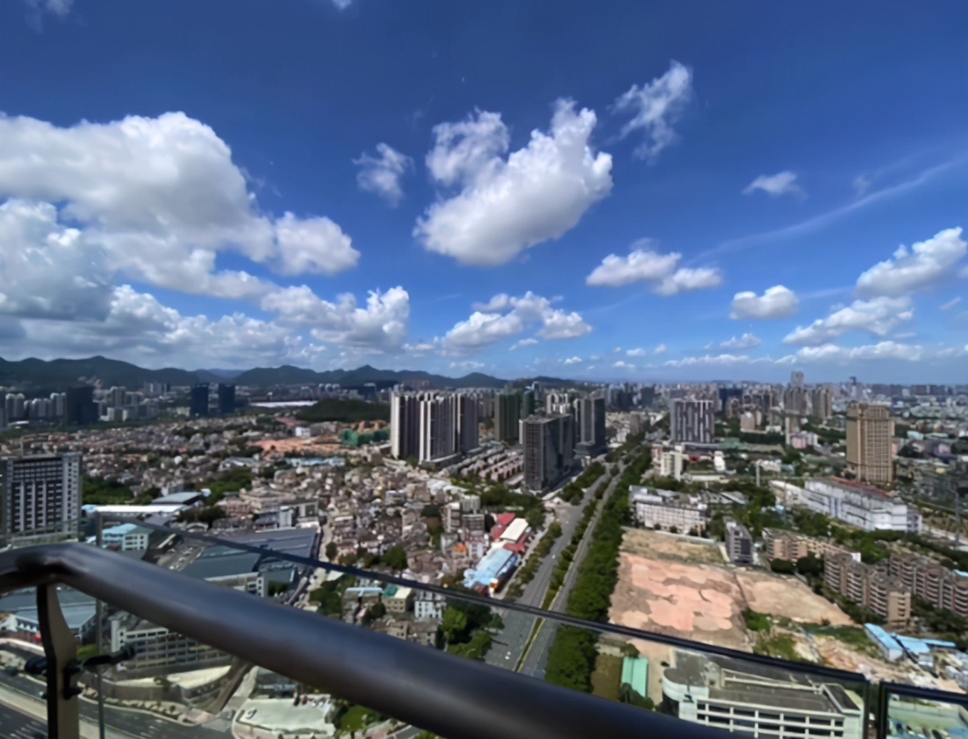 港星吴启华中山看房,港星吴启华深圳买房