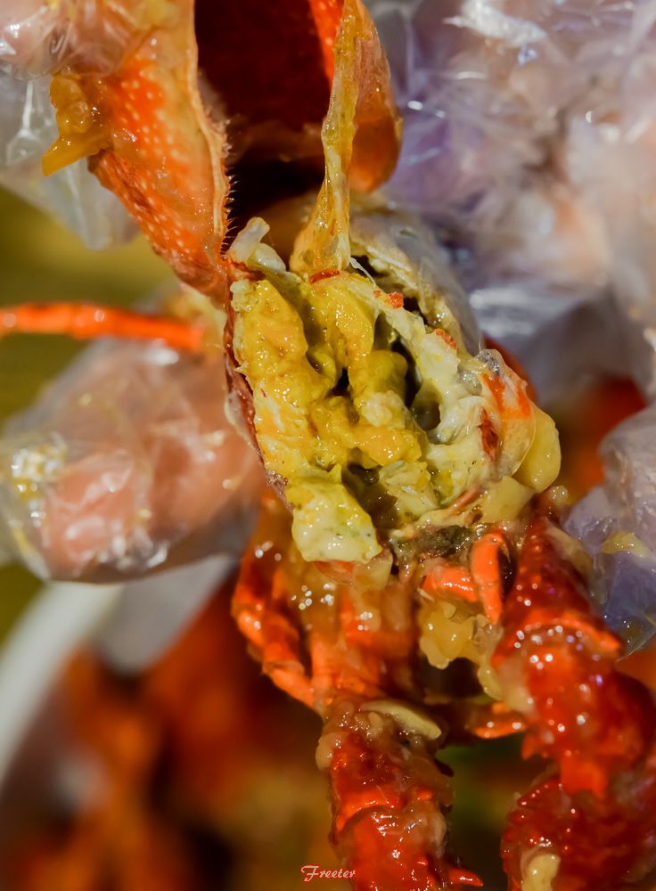 蒜蓉小龙虾肉质q弹吮指美味,充满味蕾的蒜香小龙虾