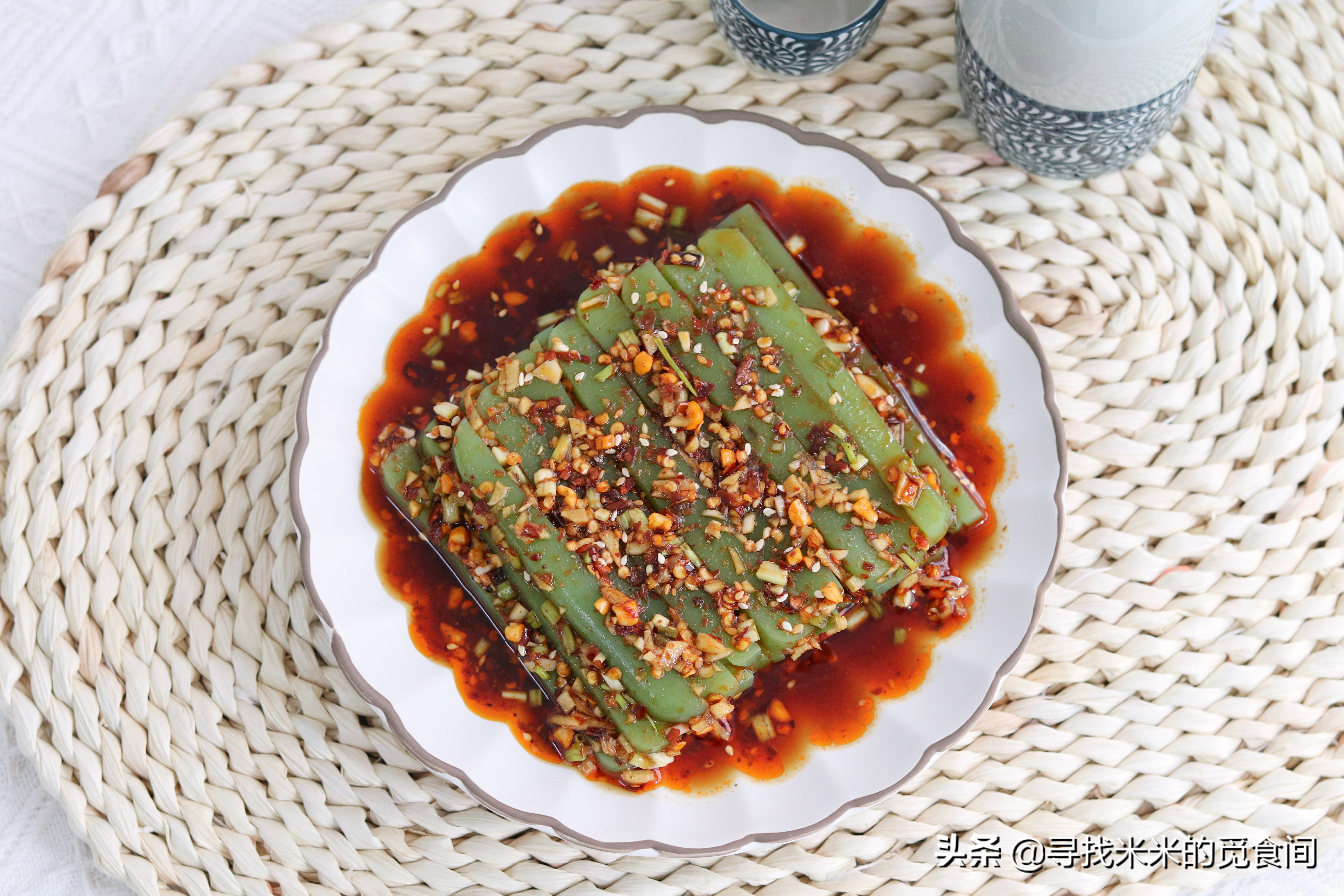 夏天做一个冰凉爽口的酸辣凉粉 (黄瓜凉粉的做法水和粉的比例)