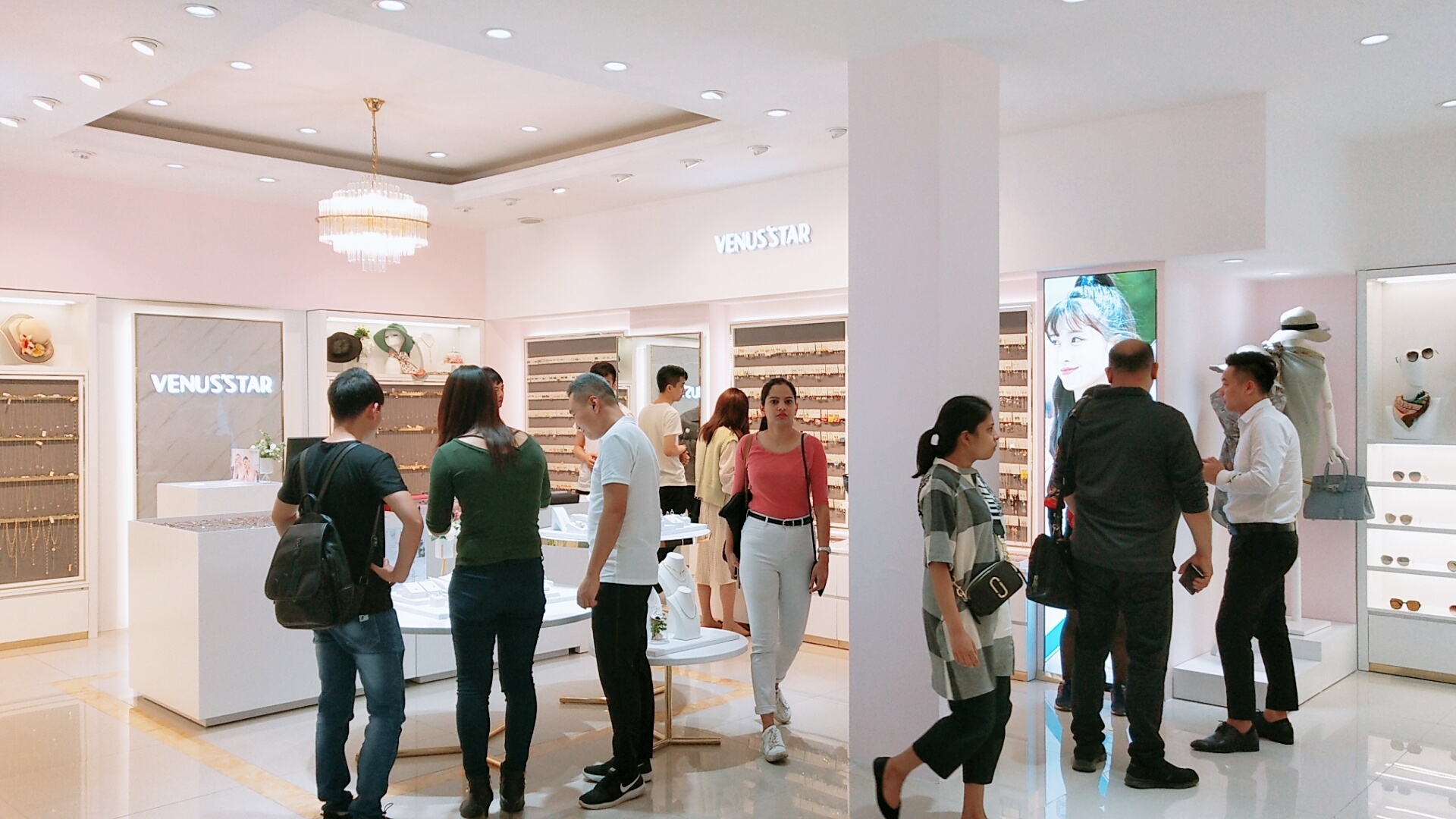 维纳斯配饰店铺,维纳斯配饰集合店怎么样