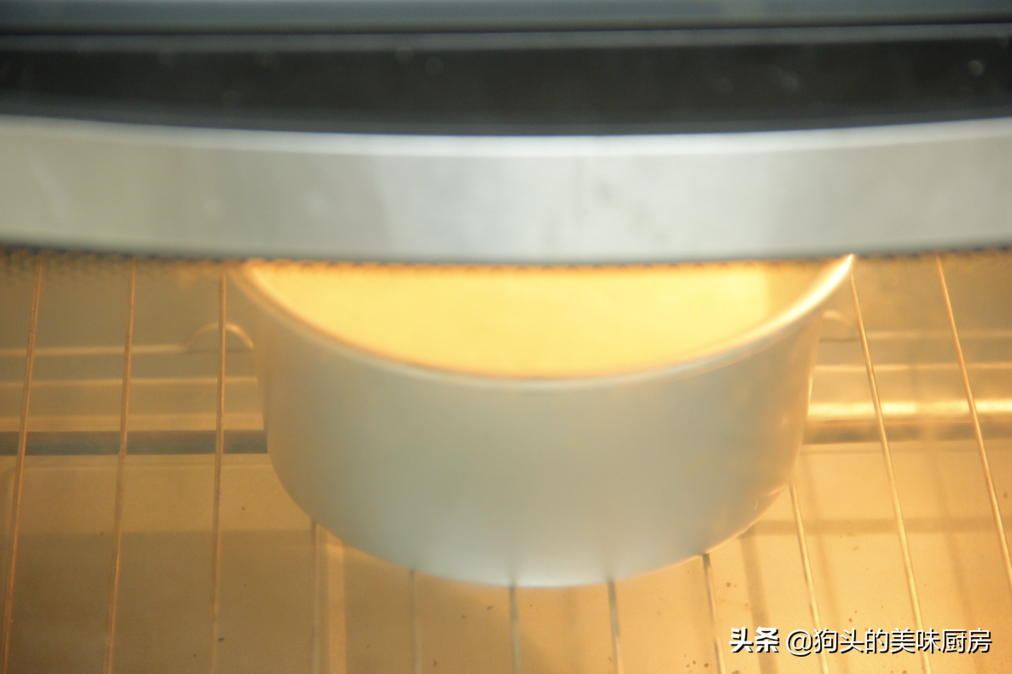 戚风蛋糕并不难，只要掌握这3点，不凹陷不缩腰，不再被“气疯”