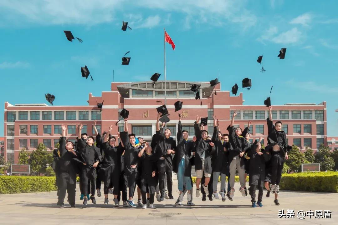 大片来袭！河南各高校凹造型毕业照绝对惊艳到你