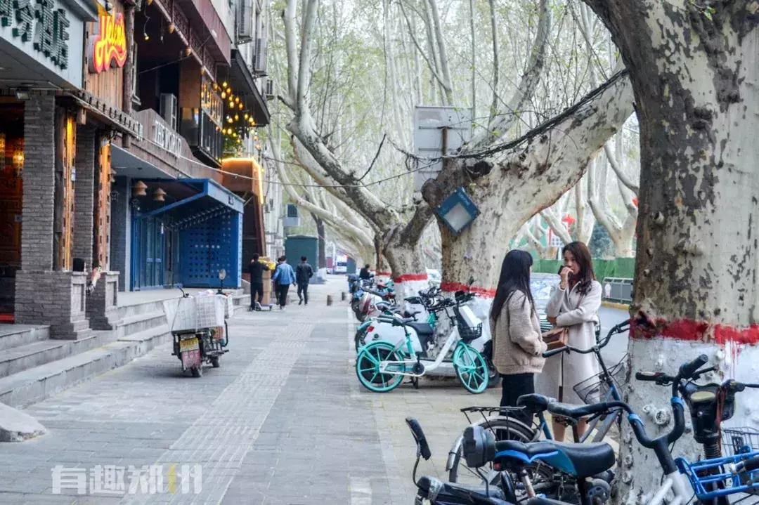 在纬一路和农科路酒吧街，嗨一场成年人的游戏