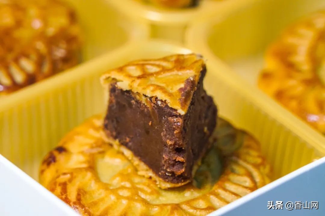 珠海这家月饼店开了38年，来买要排队两小时