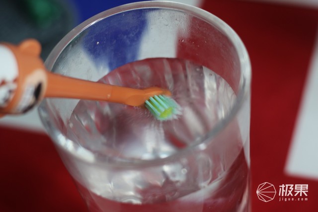 更懂儿童的儿童电动牙刷——iite牙小白S2体验