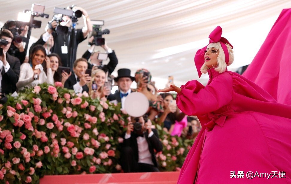 大都会艺术节4个标志性的时刻，来自蕾哈娜、戴安娜王妃等