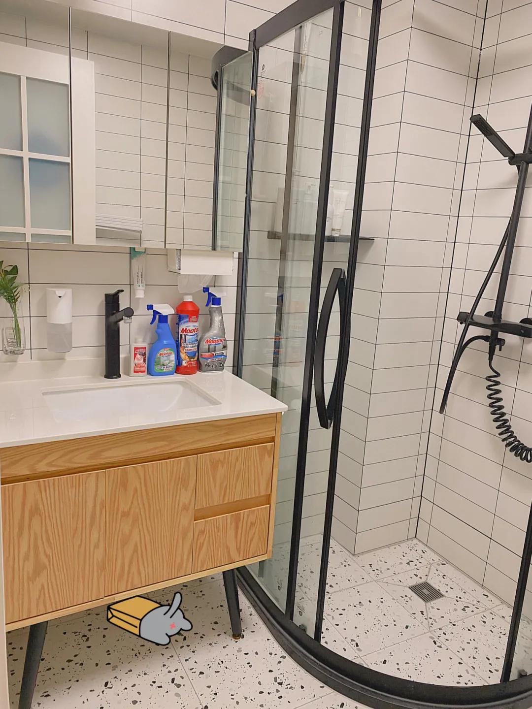 又一独居女孩爆红！买下60m²二手房，仅花4.5W装成全能“大胃王”