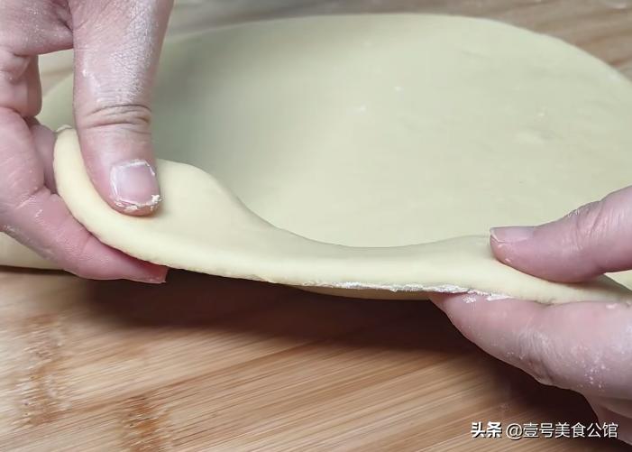 分享居家披萨饼的简单做法，鲜香拉丝，营养好吃，老少皆宜的美食