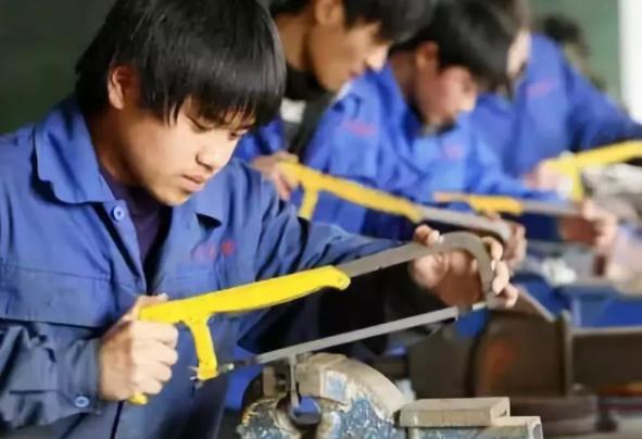 中考落榜不能复读吗,中考落榜还有必要读吗