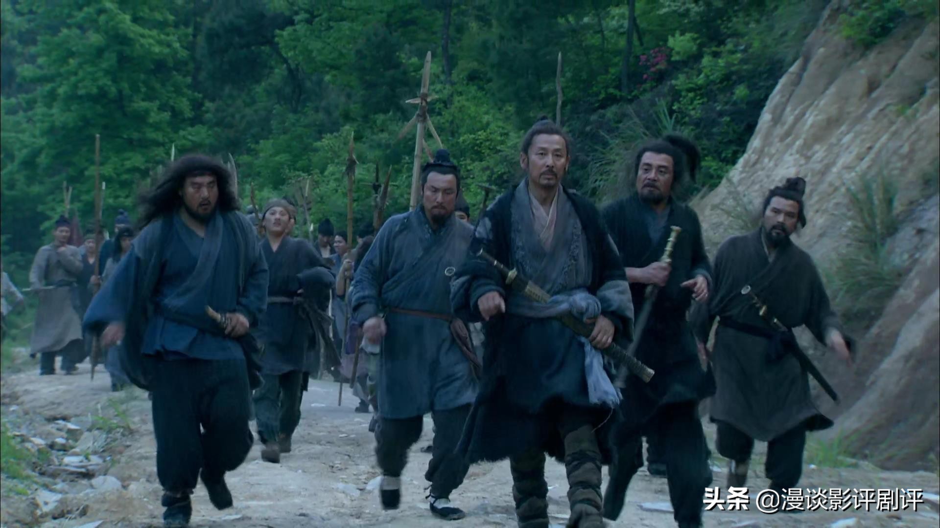 《楚汉传奇》刘邦与项羽响应起义，拉开了楚汉相争的序幕