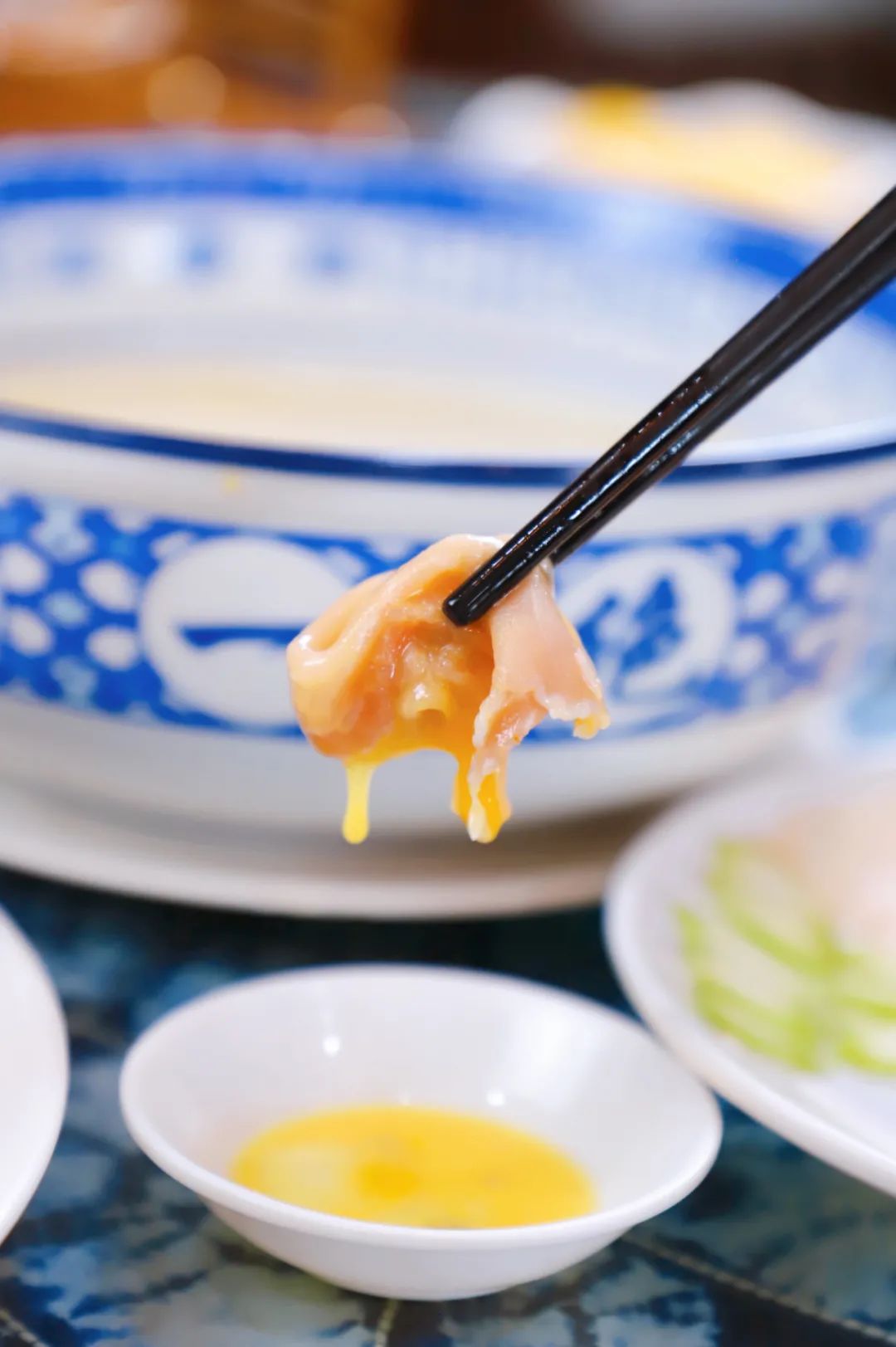 过桥米线汤底的简易做法,过桥米线汤底是什么做的