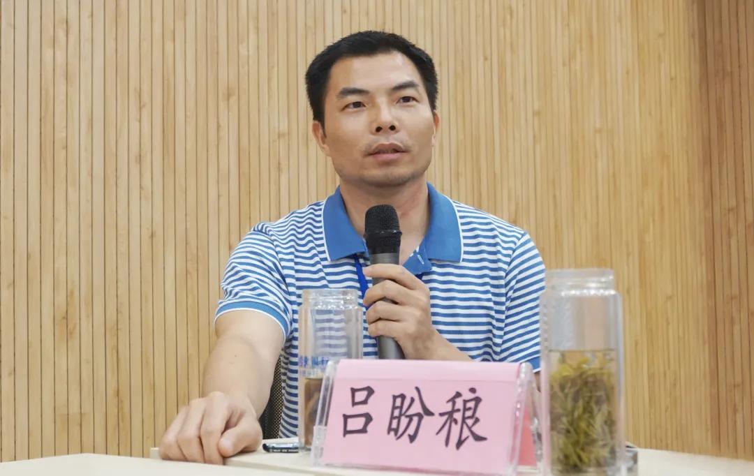 行稳致远创佳绩,行稳致远守正创新